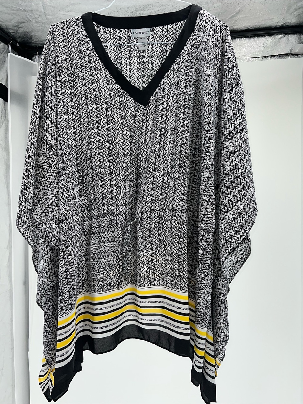 Catherines Black, White & Yellow V-Neck Stripe-Hem Pullover